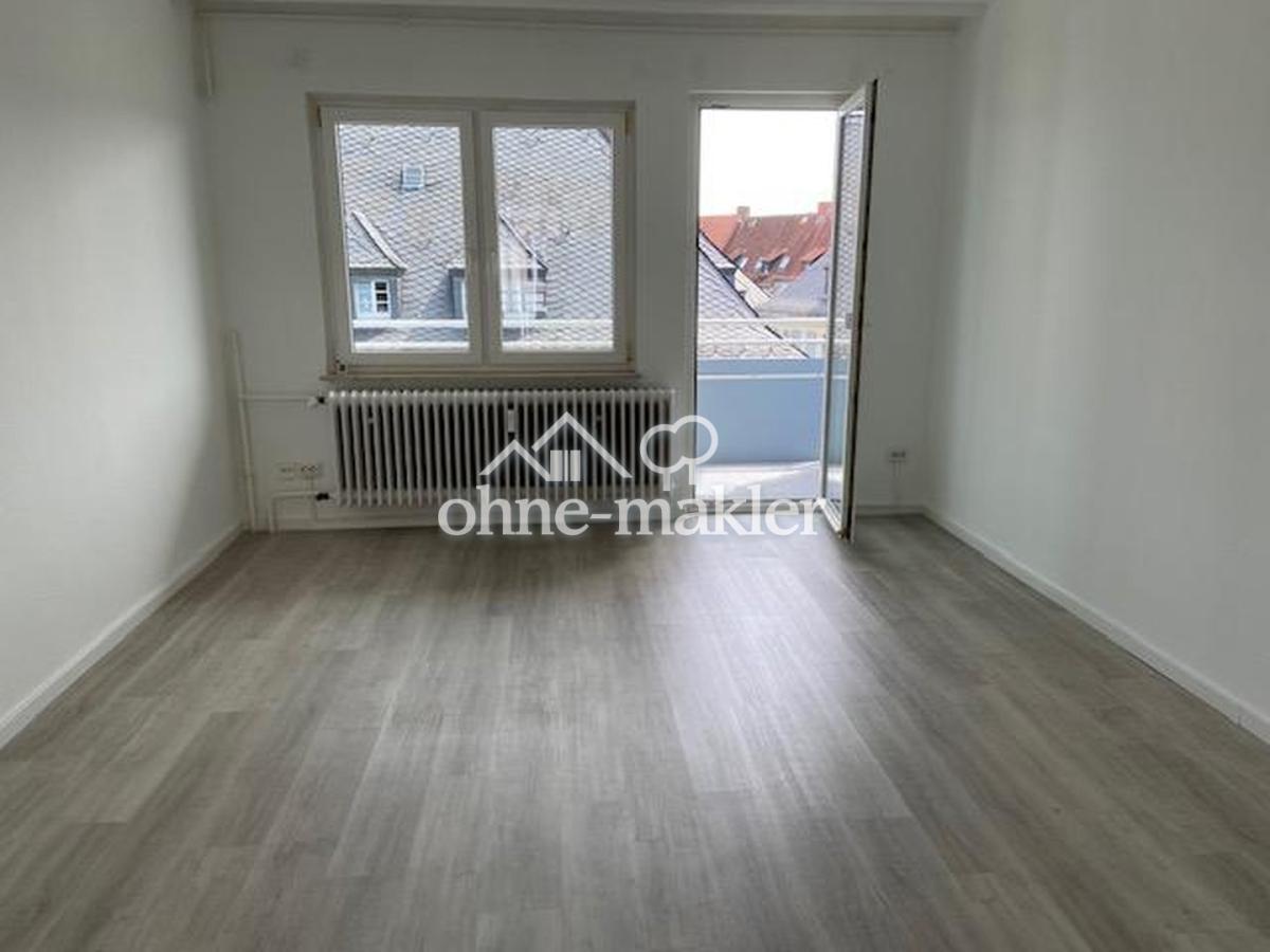 SZ/WZ Blick zum Balkon
