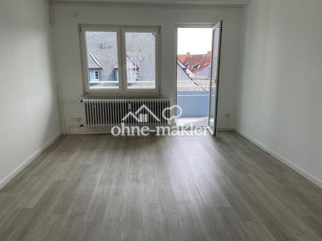 SZ/WZ Blick zum Balkon