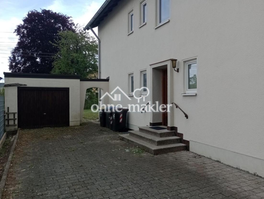 Eingangsbereich mit Garage