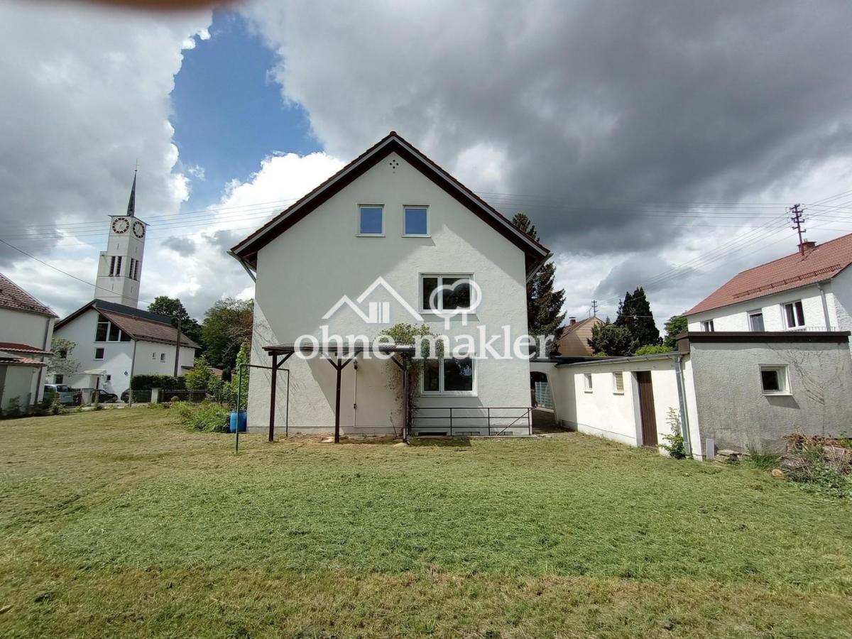 Ostansicht mit überdachter Ter