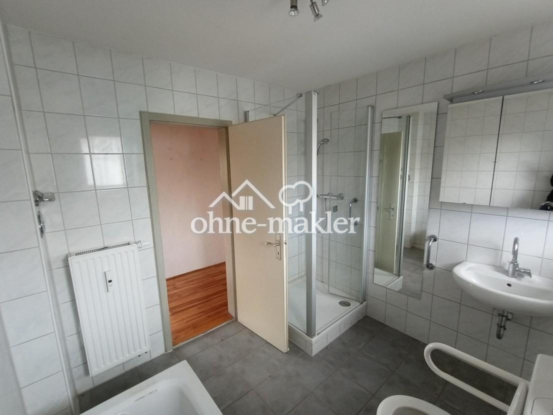 Wohnung OG Badezimmer