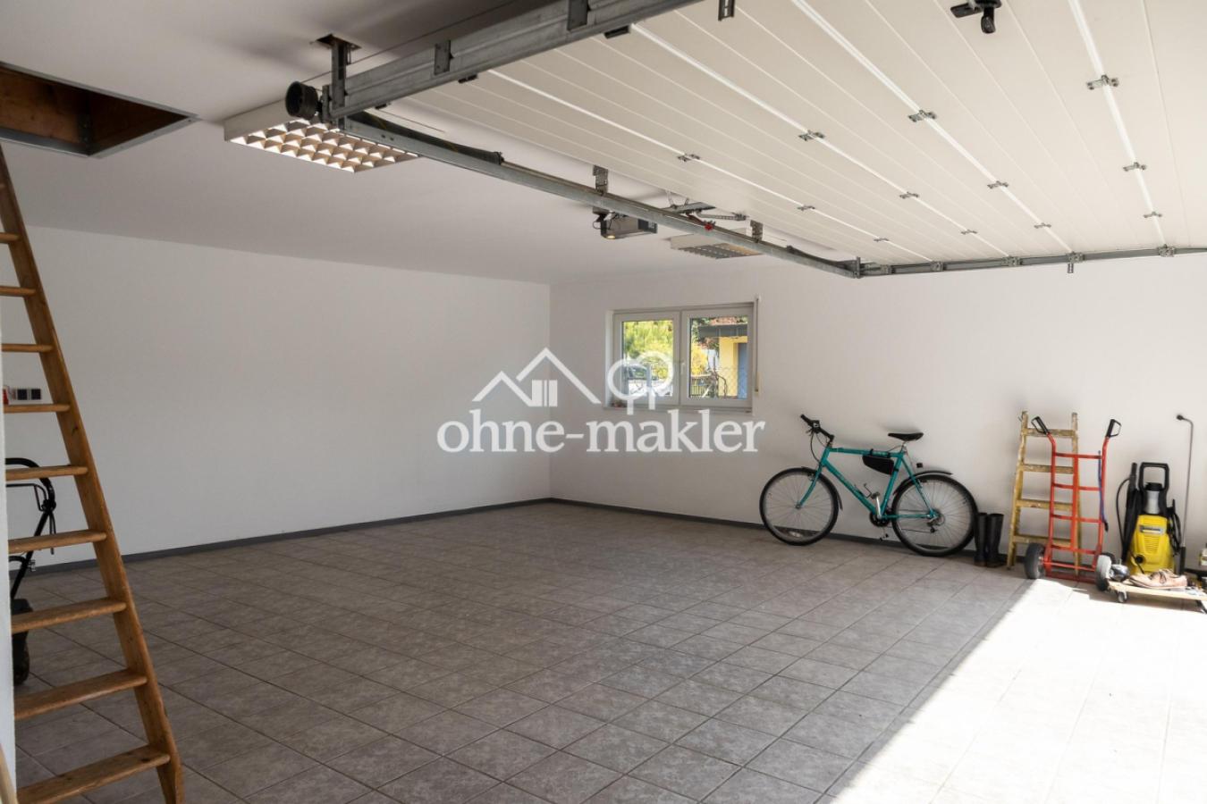 Garage innen 