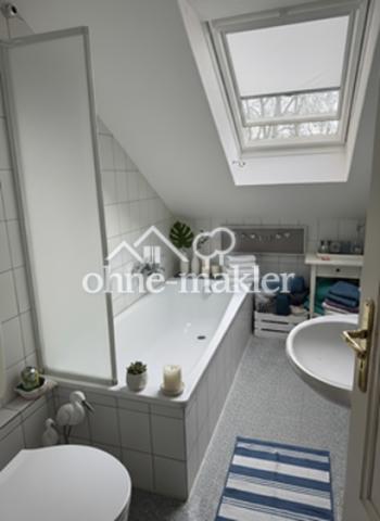 V | OG-Bad mit Badewanne