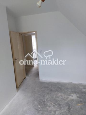 Zimmer OG links zur Straße