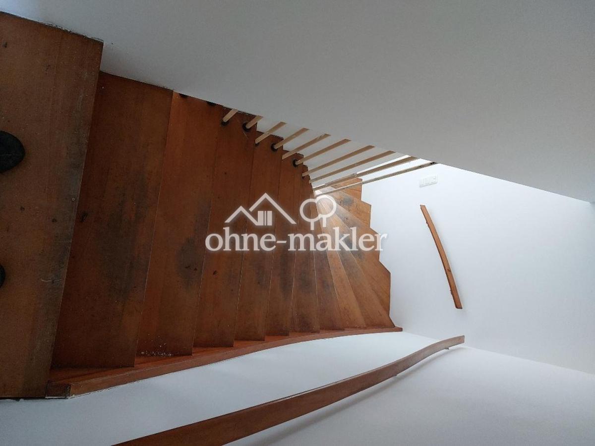 Treppe von Flur oben nach unt.