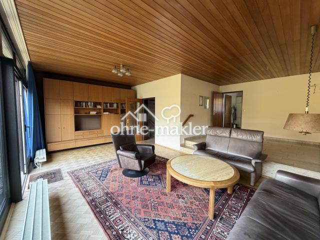 Wohnzimmer mit Esszimmer