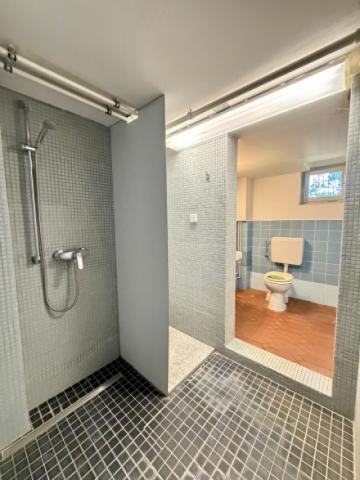 Dusche im Souterrain/Untergeschoss