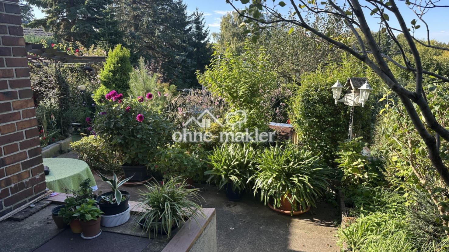 Garten, Weg am Haus
