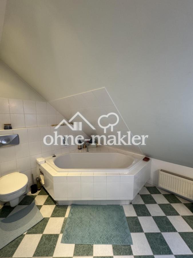2. Badezimmer im Spitzboden