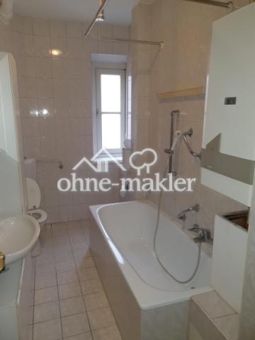 Badezimmer mit Wanne