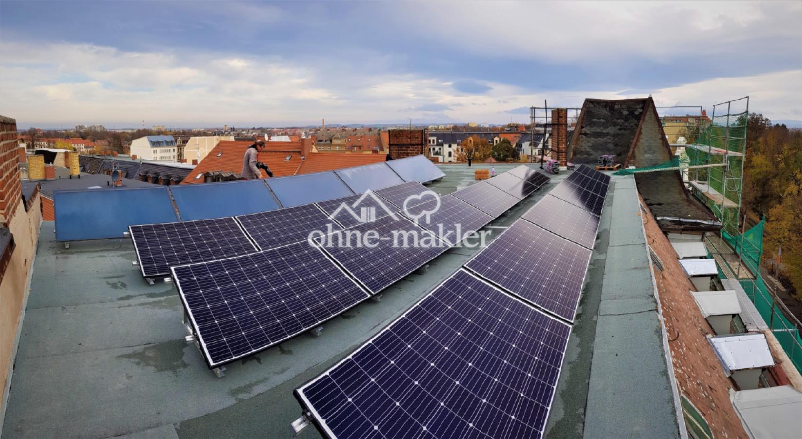 Solar und Photovoltaik Dach