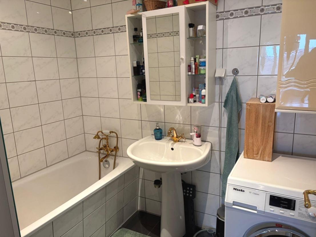 Bad mit Badewanne