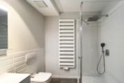Traumbad mit bodentiefer Dusche