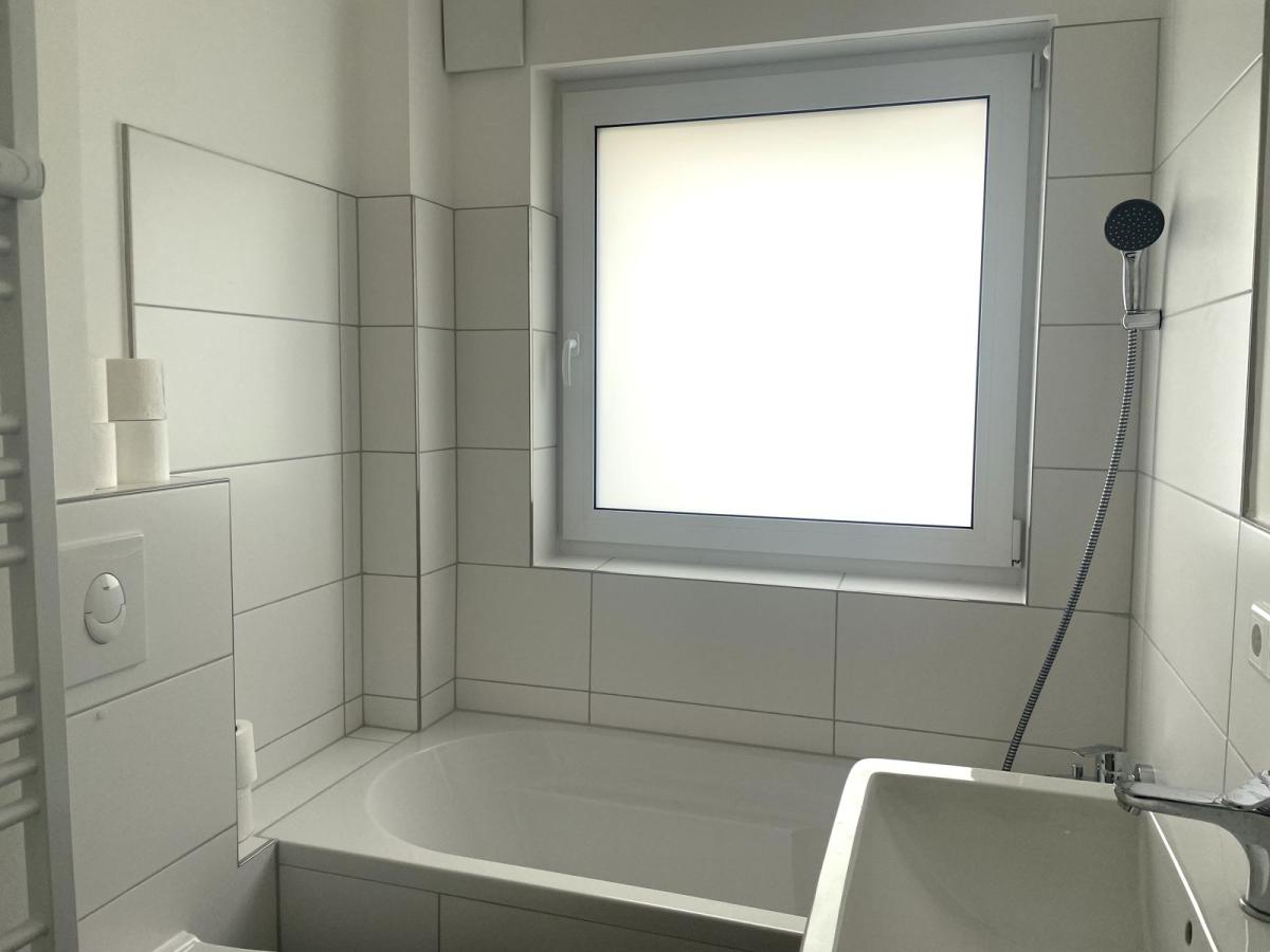 Bad mit Badewanne