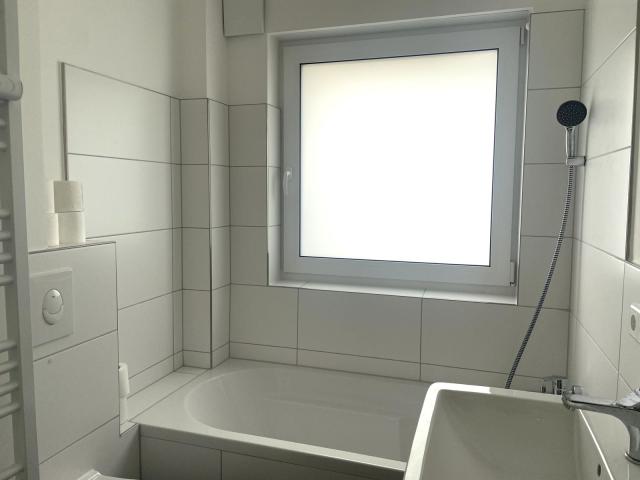 Bad mit Badewanne