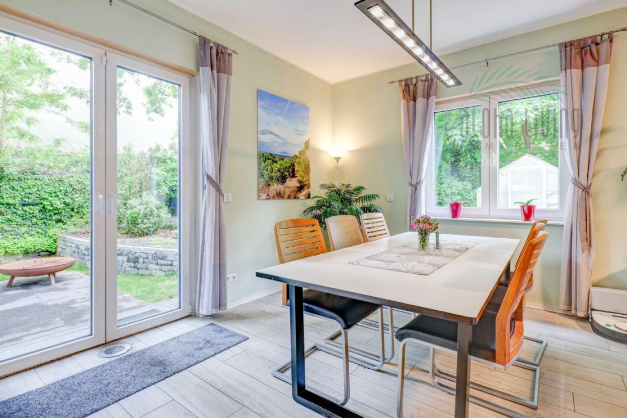 Wohnzimmer (EG)