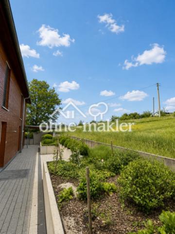 Terrasse hinter dem Haus