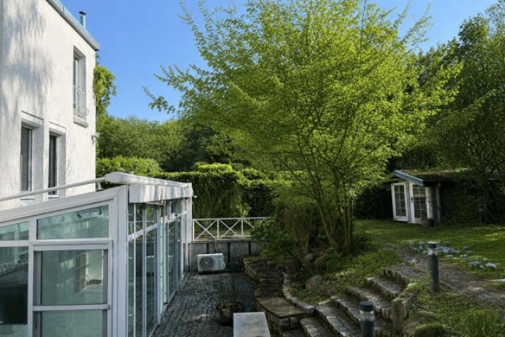Uneinsehbarer Garten im Grünen
