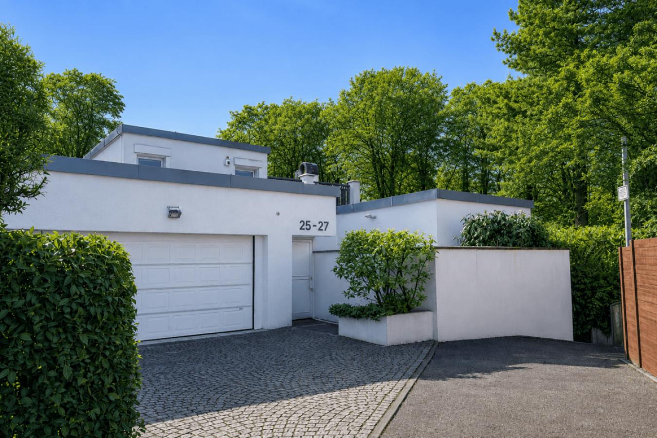 Großzügiges Architektenhaus in Waldrandlage