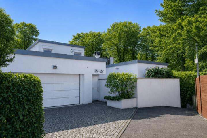 Großzügiges Architektenhaus in Waldrandlage
