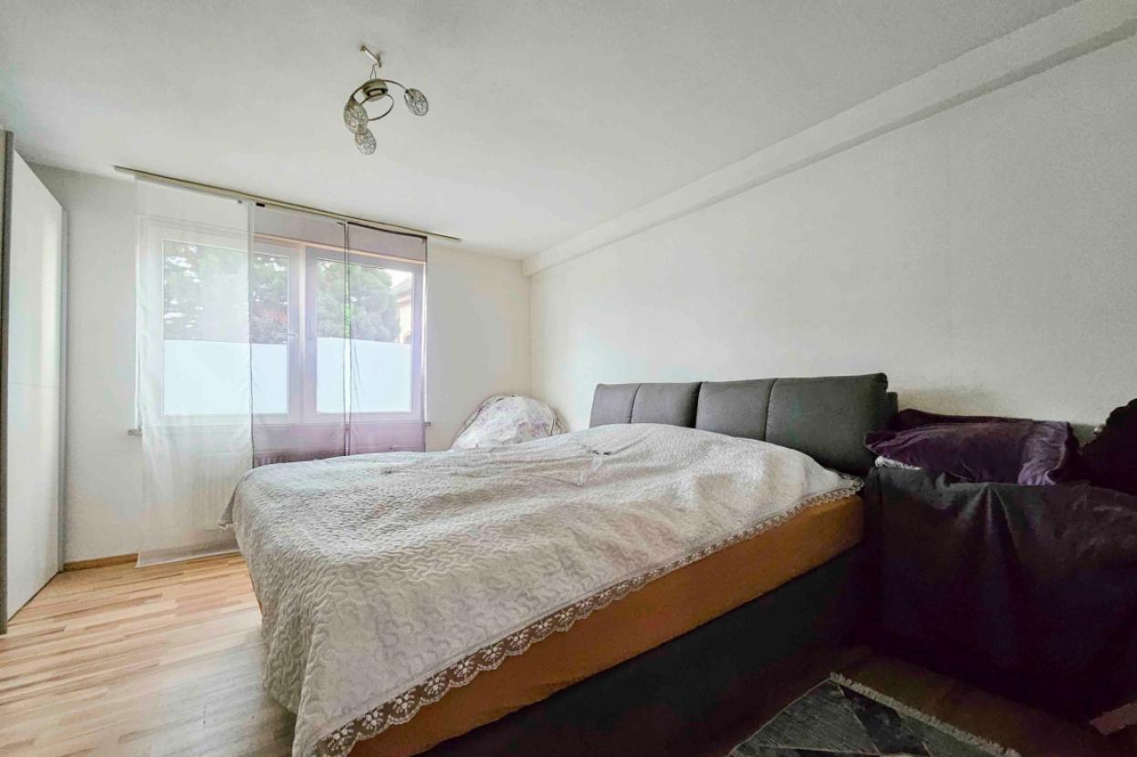2 Z-Wohnung Schlafzimmer OG