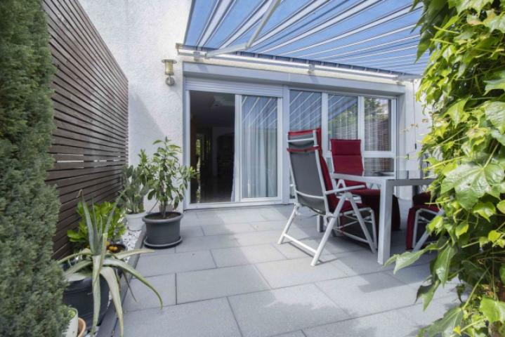 Terrasse vorne
