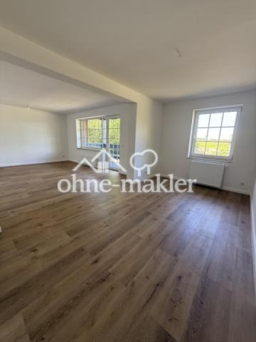 Wohn-Essbereich mit Balkon