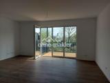 Wohnzimmer mit Balkon