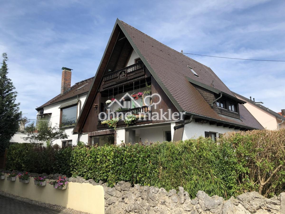 Hausansicht (Ostseite, Balkon)