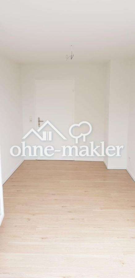 Kinderzimmer/Büro Bild 2