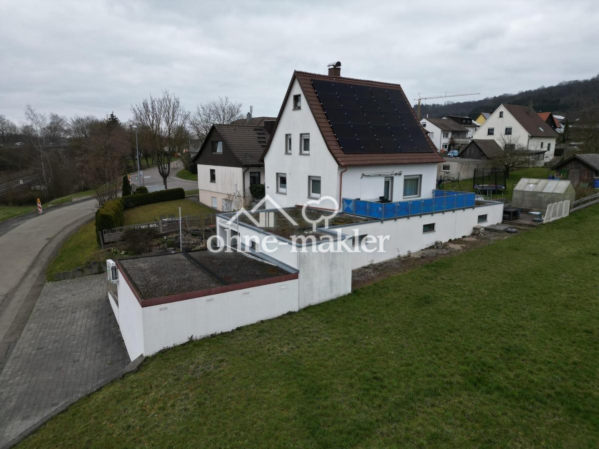 Süd-West Ansicht + Stellplätze