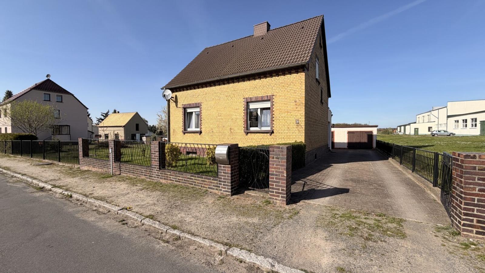 Straßenansicht