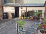 Hof mit Eingangsbereich
