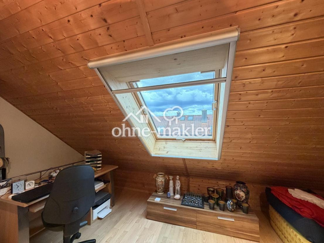 Büro/Kinderzimmer (2. Etage)