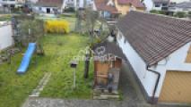 Blick vom Balkon in den Garten