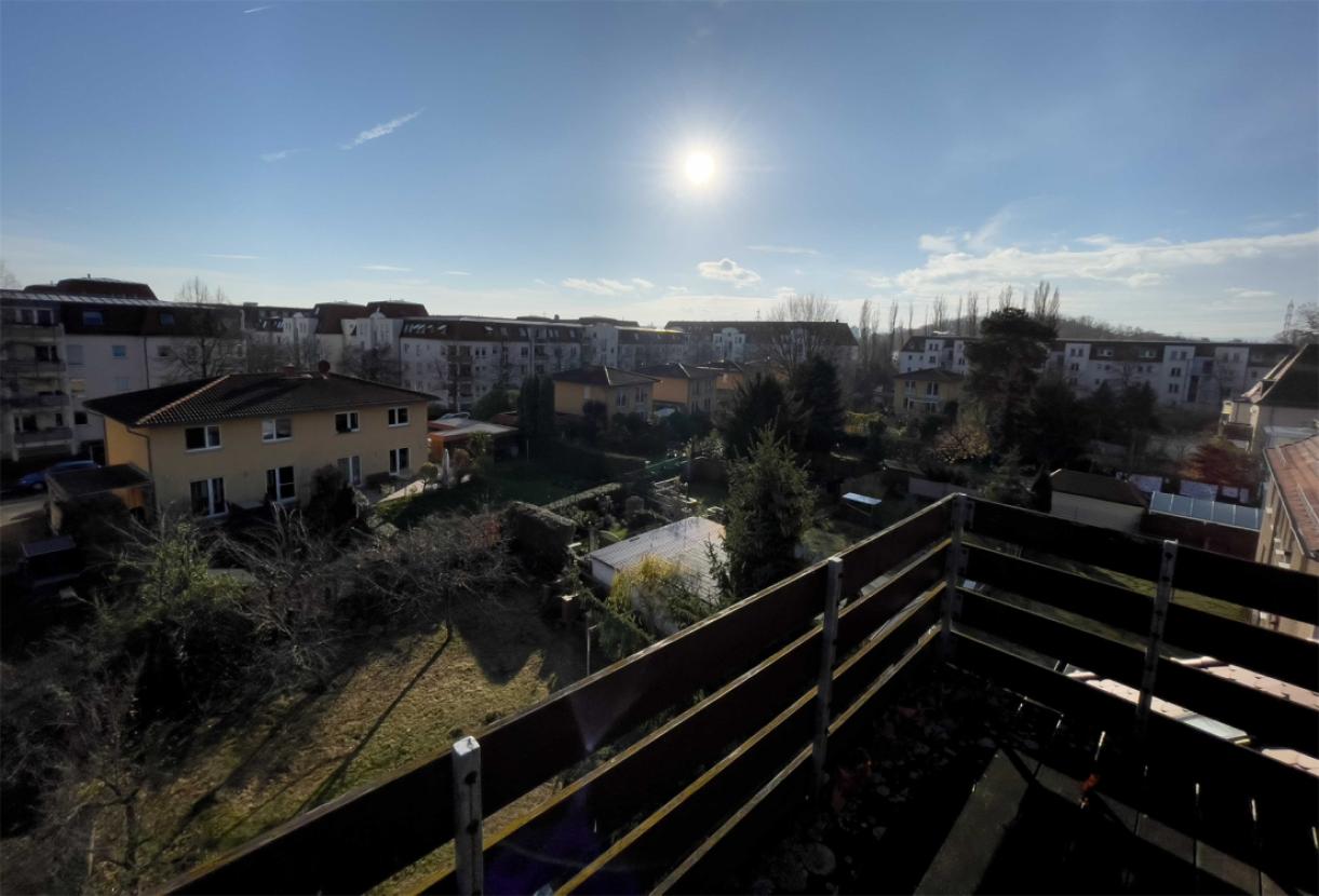 Blick-vom-oberen-Balkon