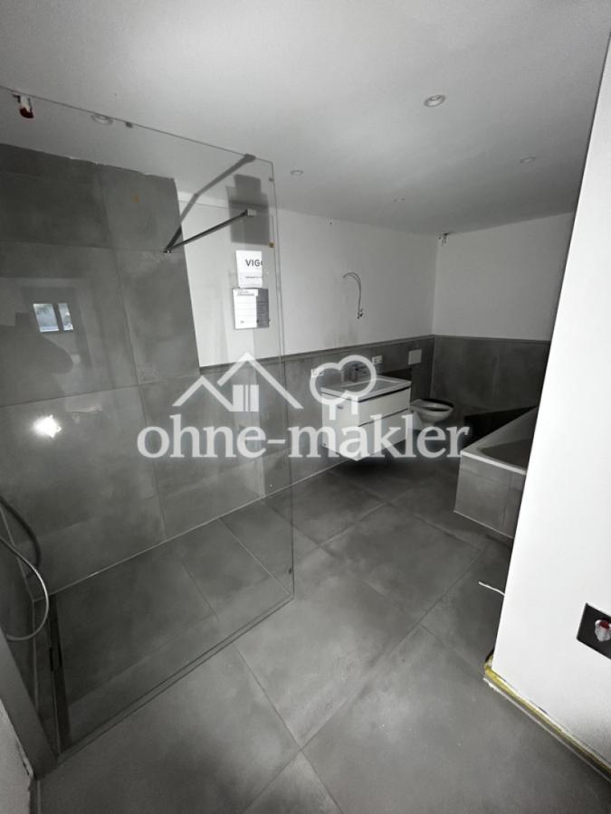 großes Badezimmer