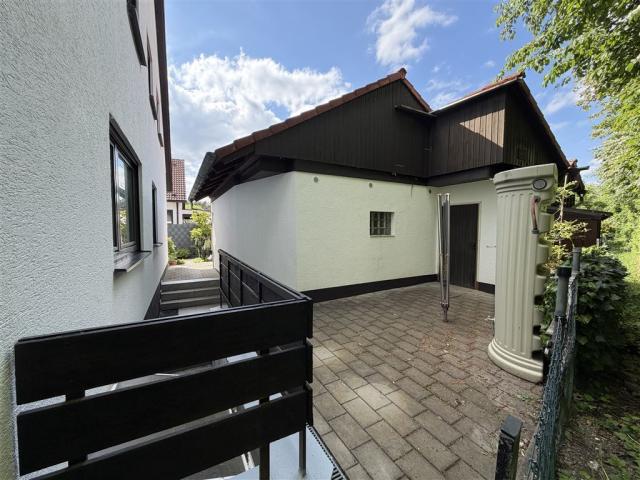 Zugang Garage / Kellerabgang 