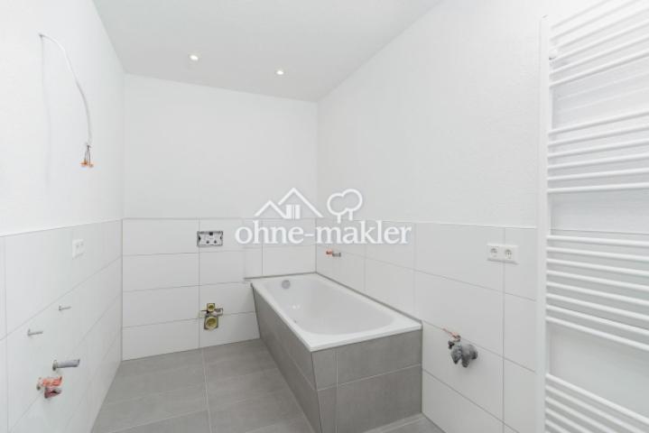Bad mit Badewanne