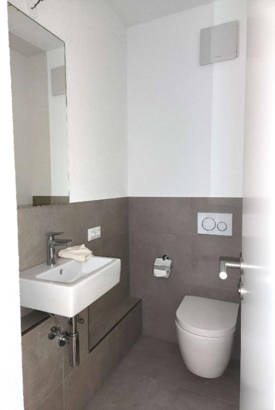 12 Gäste WC