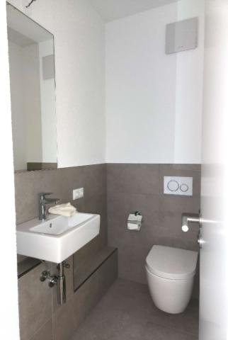 12 Gäste WC