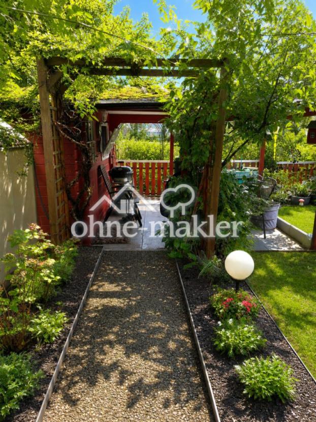 Garten mit Gartenhaus