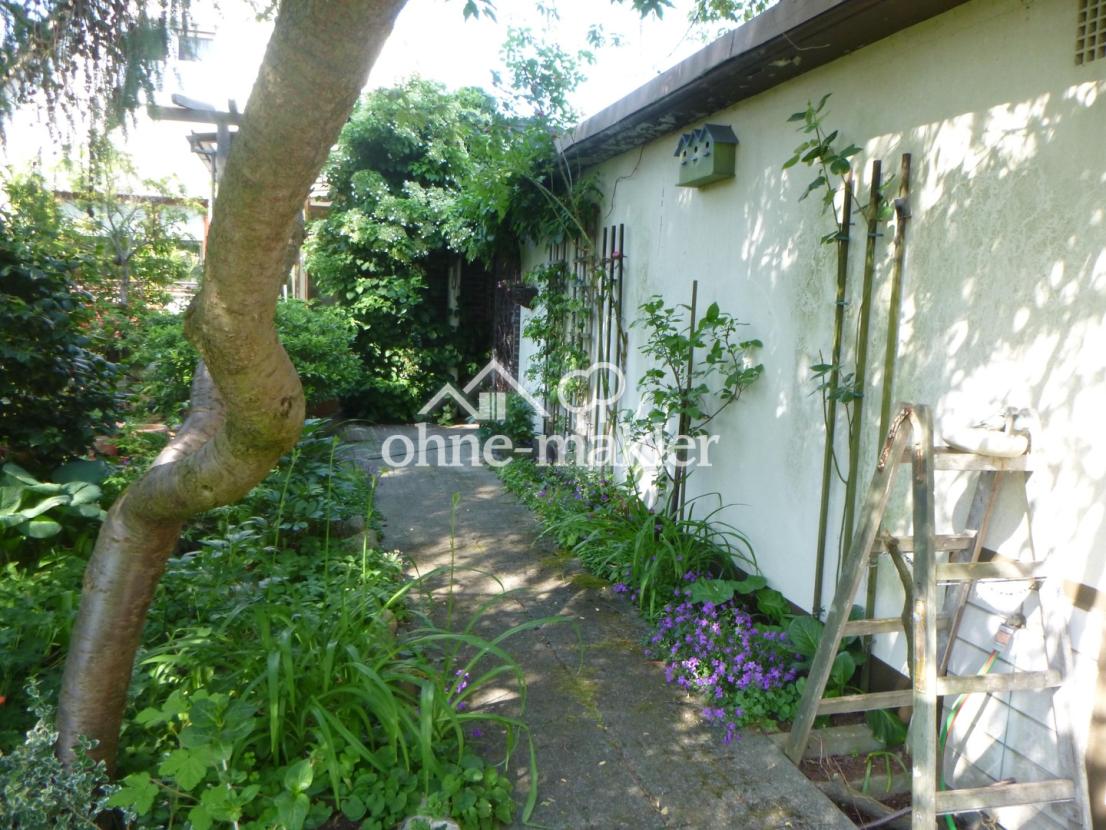 Gartenseite Garage