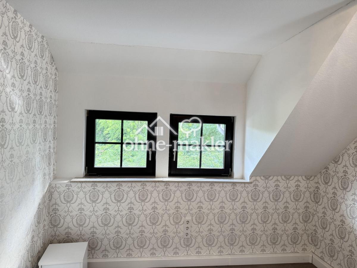Schlafzimmer oG