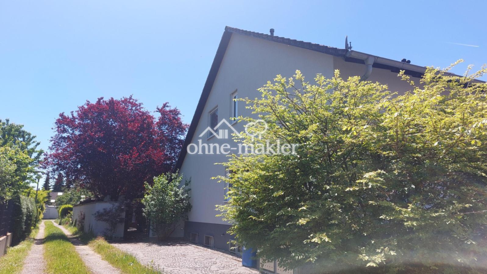 Ansicht Osten / 2 Stellplätze