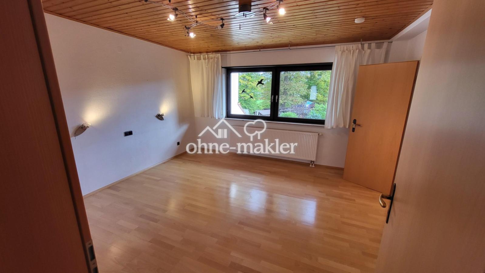 1.OG Zimmer 3 (Schlafzimmer)