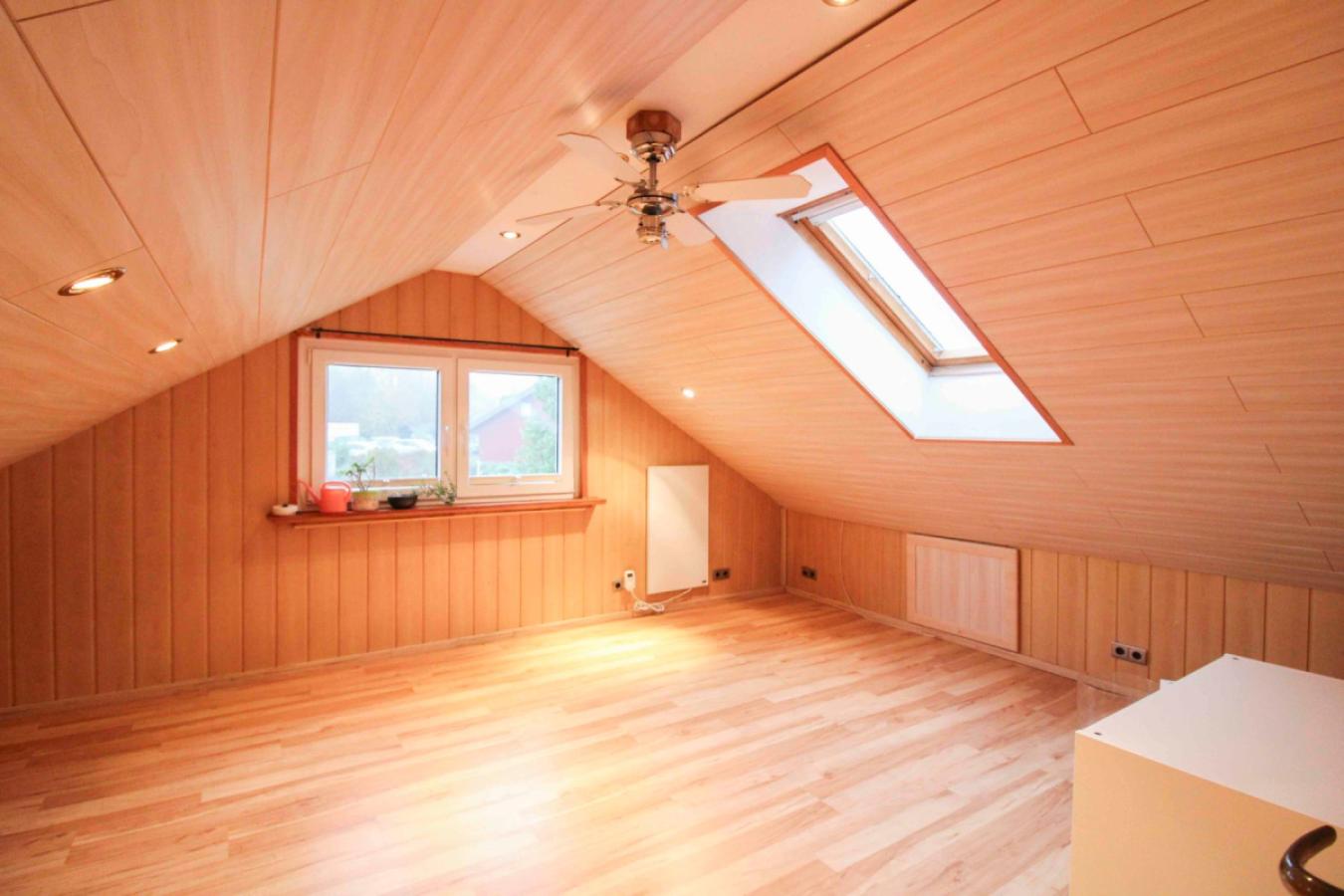Schlafzimmer DG