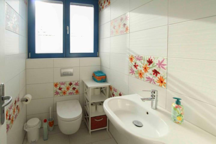 separates WC