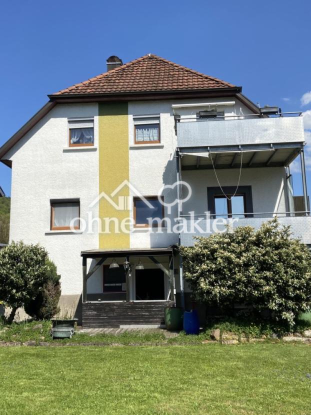 Seitenansicht links mit Balkon