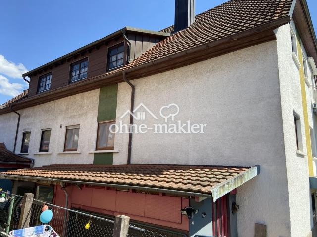 Hinteransicht mit Schuppen